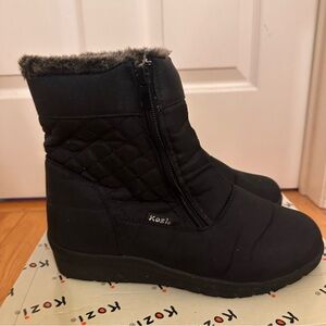 Kozi women’s black zip up winter boots size 39